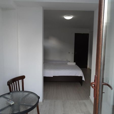 Gulnasi'S Guesthouse Batumi Exteriör bild