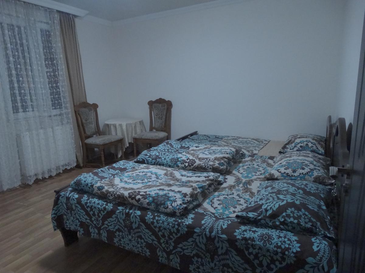 Gulnasi'S Guesthouse Batumi Exteriör bild