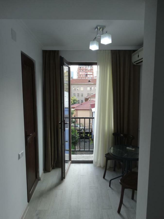 Gulnasi'S Guesthouse Batumi Exteriör bild