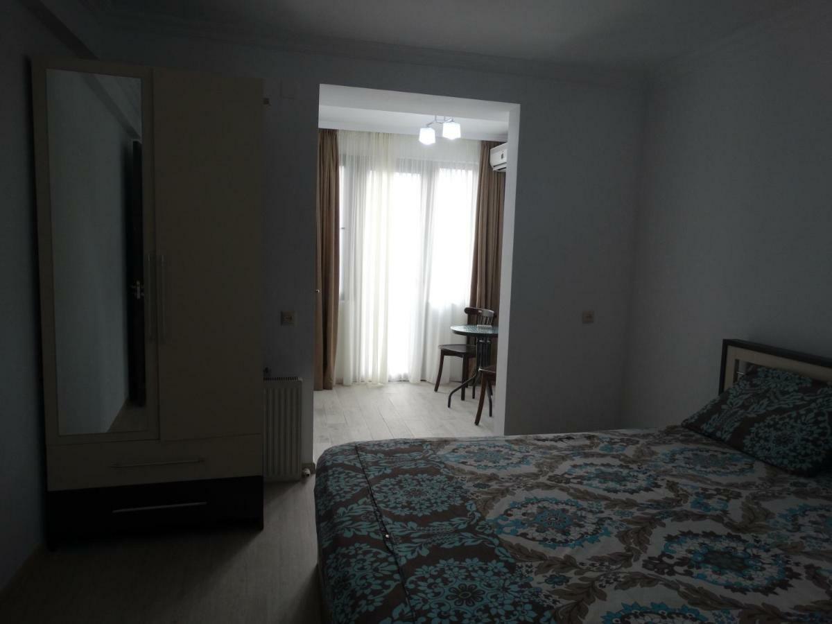 Gulnasi'S Guesthouse Batumi Exteriör bild