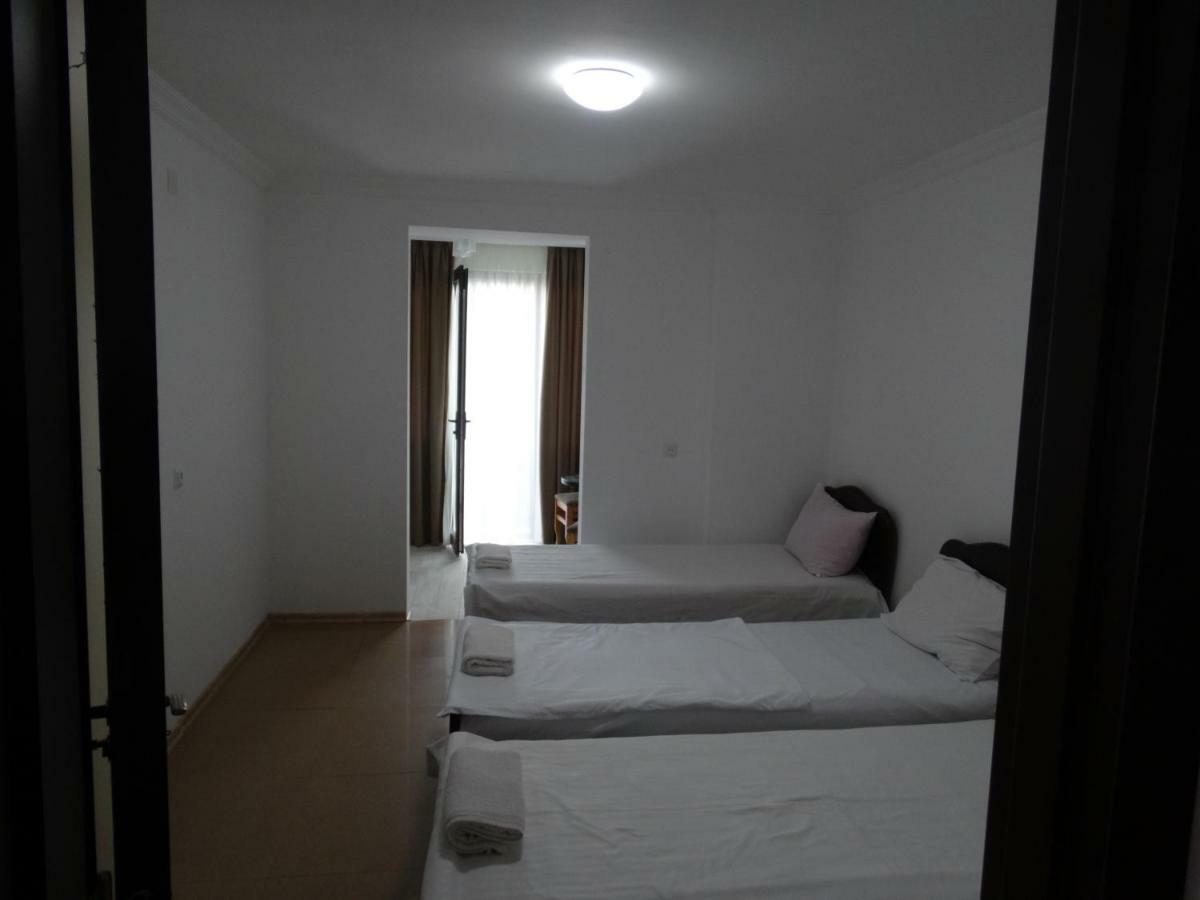 Gulnasi'S Guesthouse Batumi Exteriör bild