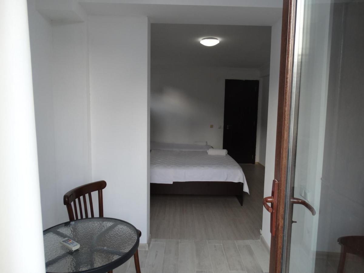 Gulnasi'S Guesthouse Batumi Exteriör bild